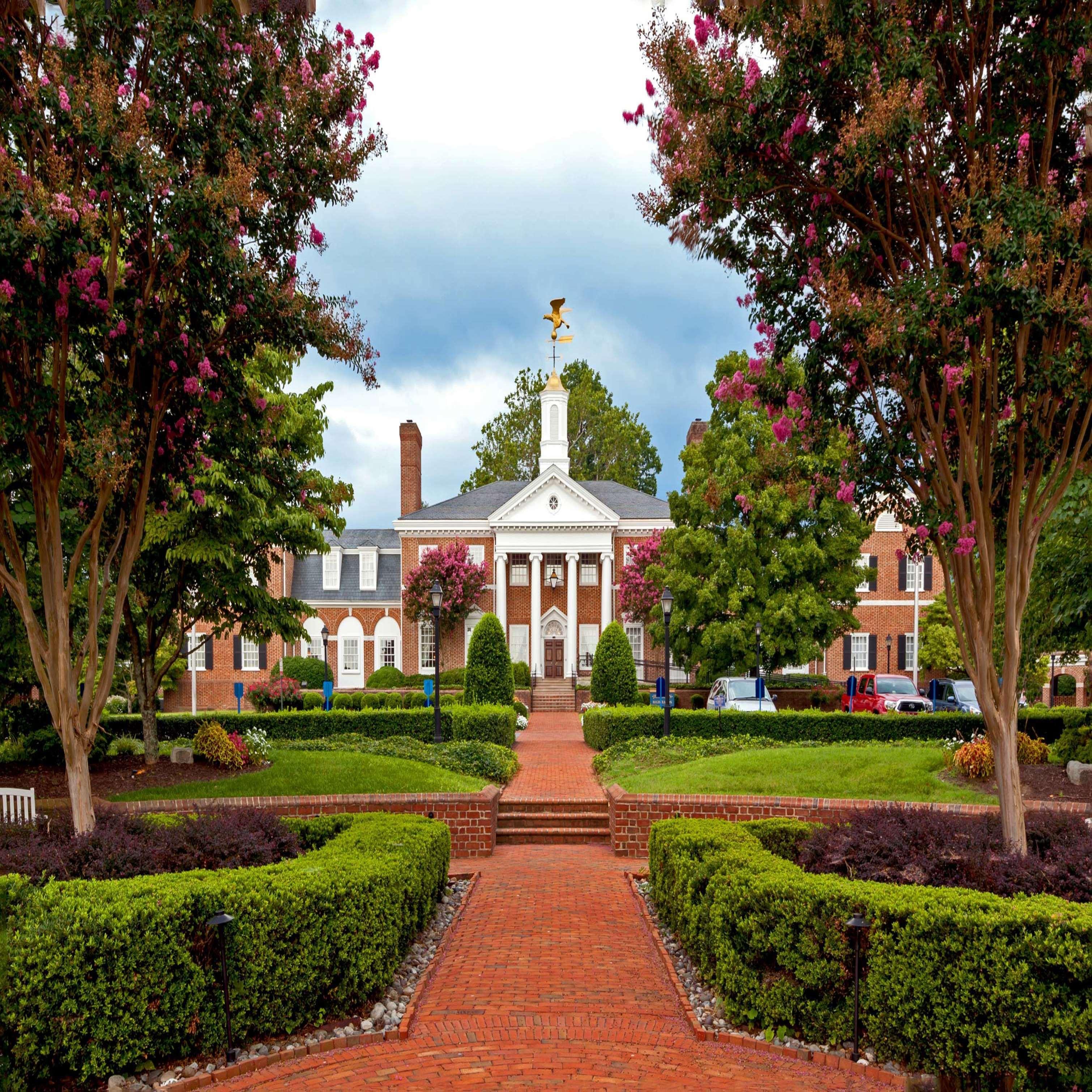 Virginia Crossings Hotel, Tapestry Collection By Hilton Hotel
