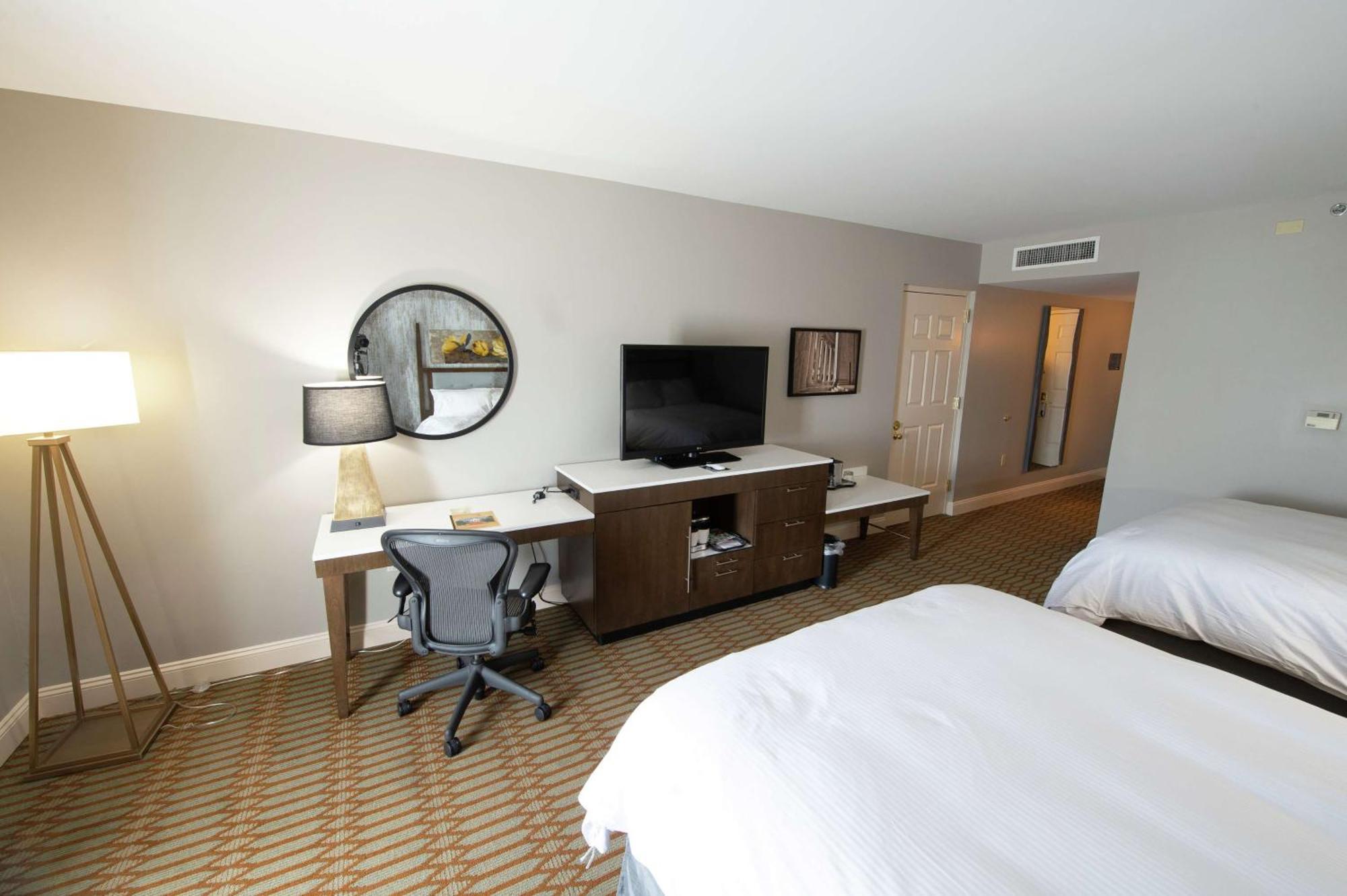 Virginia Crossings Hotel, Tapestry Collection By Hilton Hotel 4*