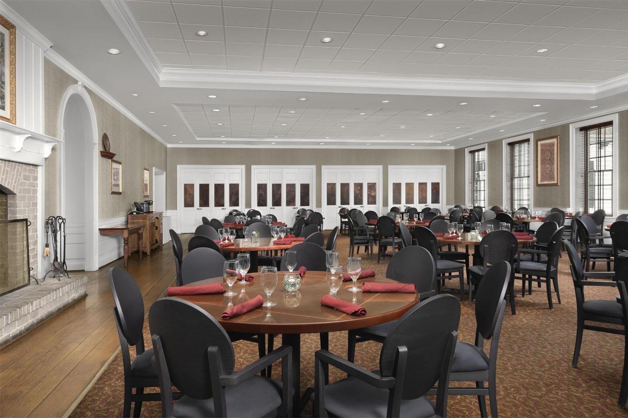 Virginia Crossings Hotel, Tapestry Collection By Hilton
