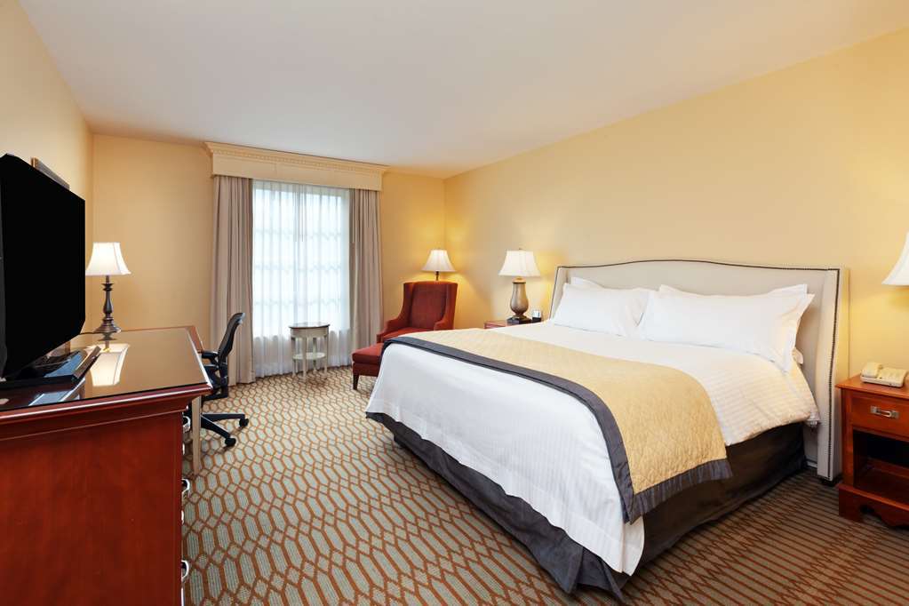 Virginia Crossings Hotel, Tapestry Collection By Hilton 4*