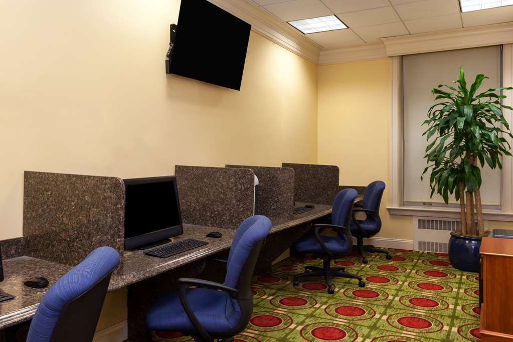 Virginia Crossings Hotel, Tapestry Collection By Hilton
